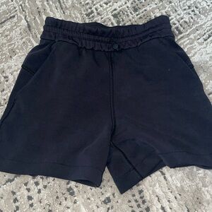 Black lulu softstreme 4 inch short